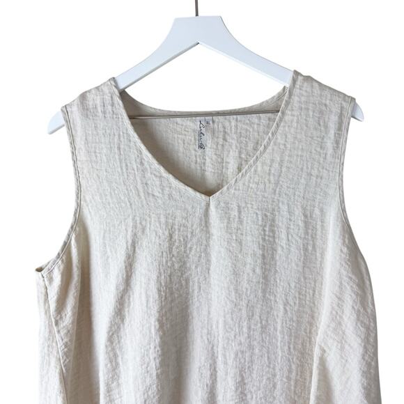 Lulu-B Women’s Sleeveless‎ Beige Tunic Tank Top Shark Bite Slit Hem V Neck Sz XL - Picture 2 of 6